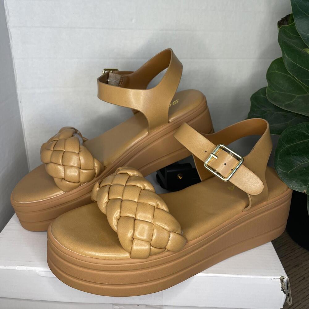 SODA Sandals NEW! Size 7 Tan Braided Strap Chunky Heel Sandals